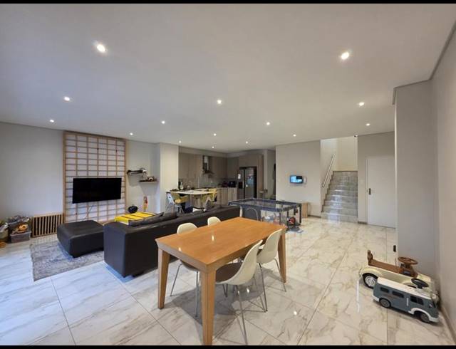 3 BEDROOM PROPERTY TO RENT IN EMMARENTIA